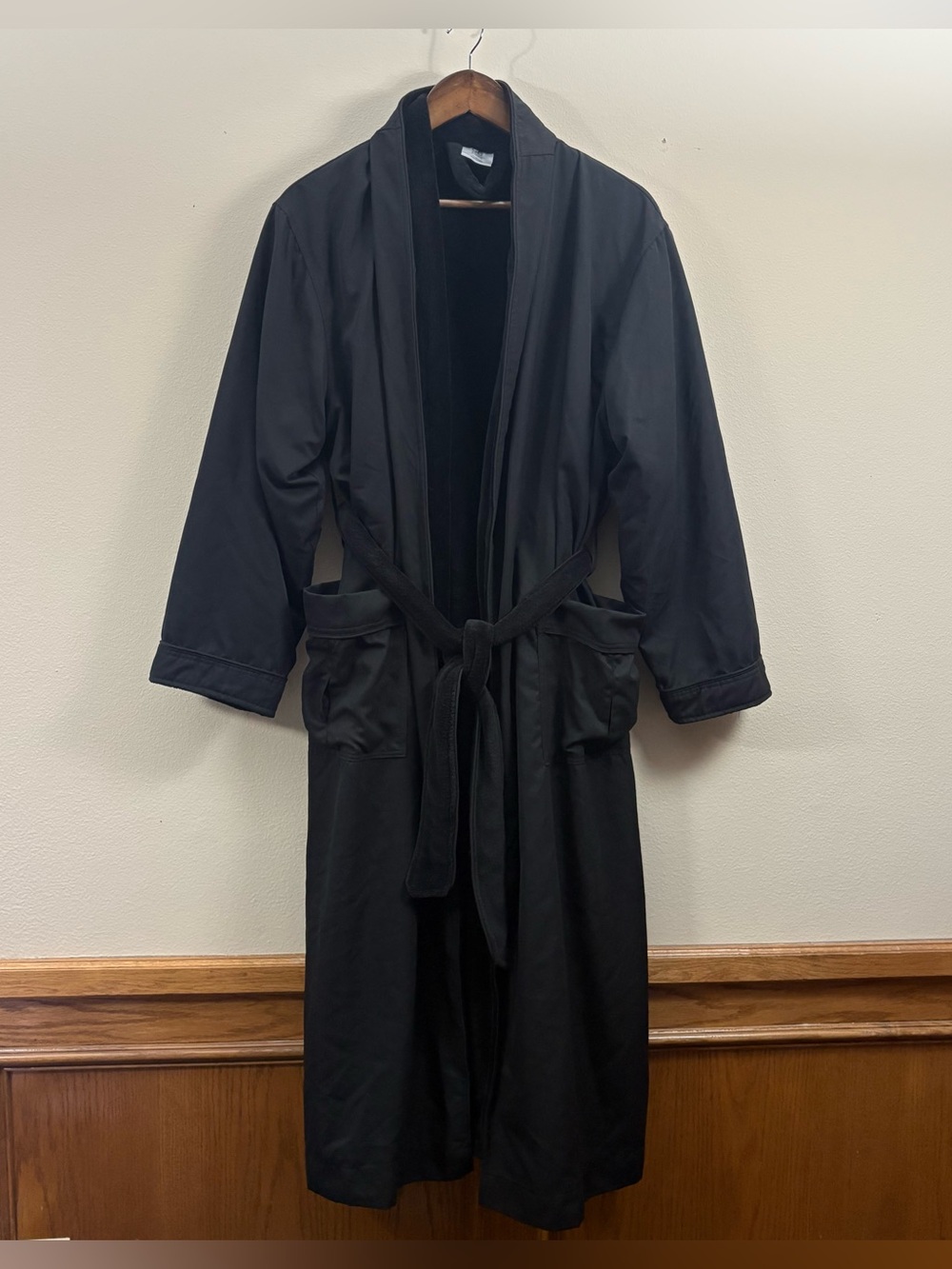 Renaissance hotels black robe presidential plush OSFM guest spa